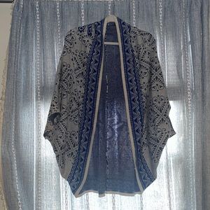 Super cute cardigan/shrug from Francesca‘s.